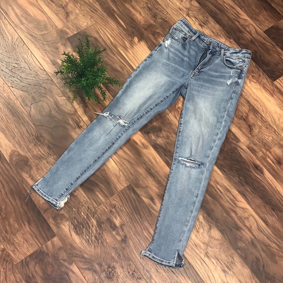 American Eagle Outfitters Denim - American Eagle super high-rise jegging - size 6